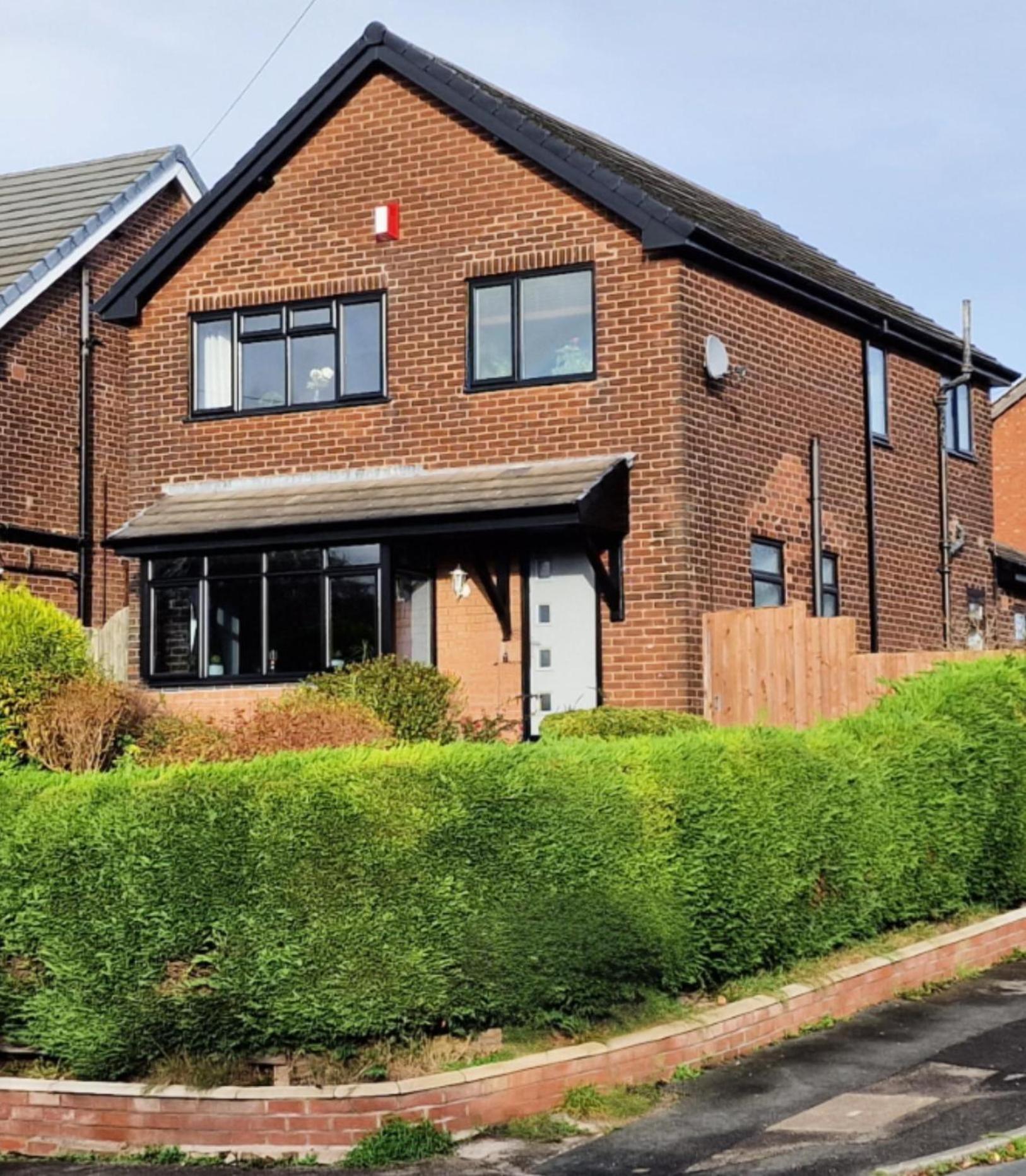 Detached Homestay - Super, King & Double Rooms - Leyland, Preston, Chorley, Lancashire Exterior foto