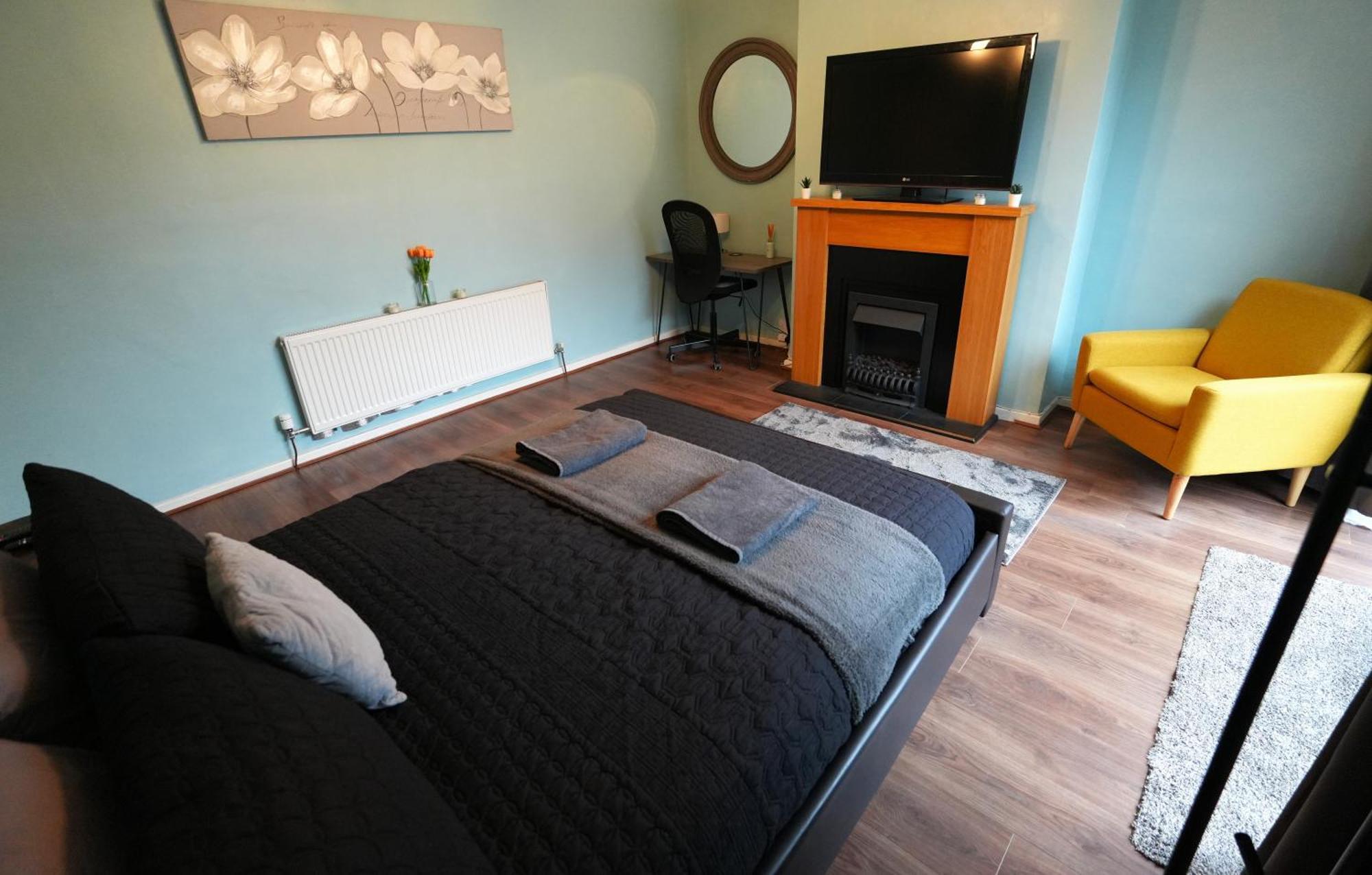 Detached Homestay - Super, King & Double Rooms - Leyland, Preston, Chorley, Lancashire Exterior foto