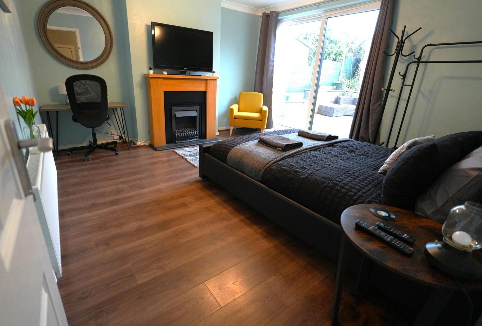 Detached Homestay - Super, King & Double Rooms - Leyland, Preston, Chorley, Lancashire Exterior foto